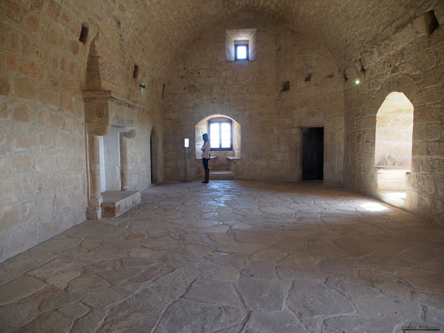 Внутри замка Колосси